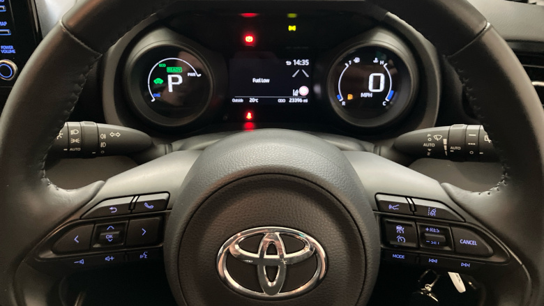 Toyota Yaris 1.5 Hybrid Design 5dr CVT Hybrid Hatchback